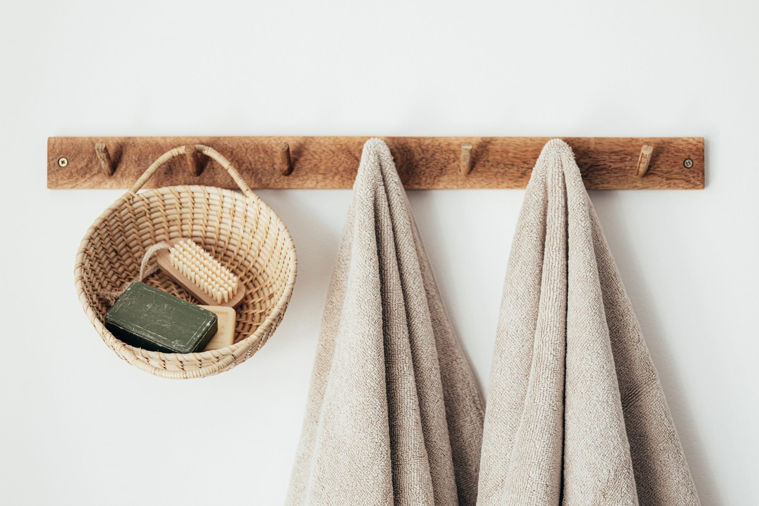 10 Best Gold Towel Hooks & Their Reviews [Updated 2021]